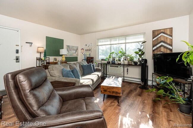 Photo - 803 Plate St Unit 208