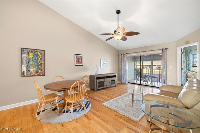 Photo - 4616 SE 5th Pl Unidad 208