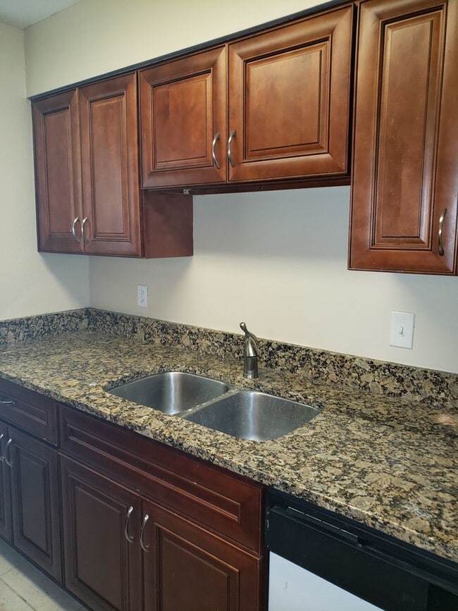 Photo - Nice and Spacious Condo 2Bed/1Bath