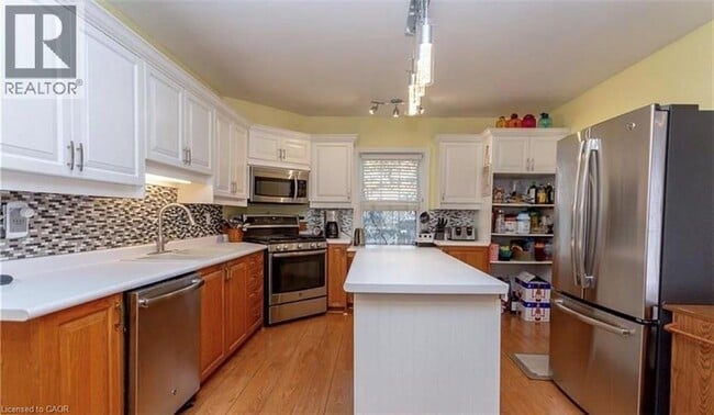 Photo - 35 William St