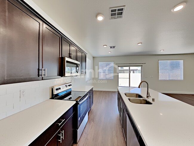 Photo - 1910 Macchia Ave