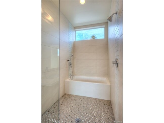 Photo - ar9035 Unit A