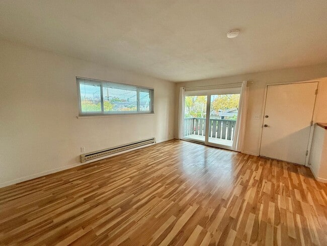 Photo - CAMBRIAN - Remodeled upstairs unit - great location near downtown Campbell Unit 3