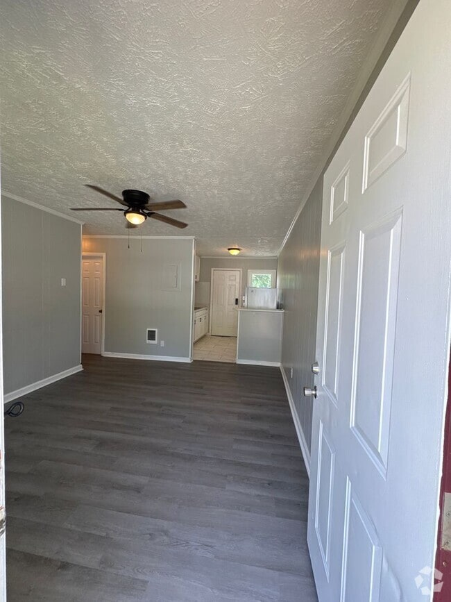 Building Photo - Spring Lake Rental