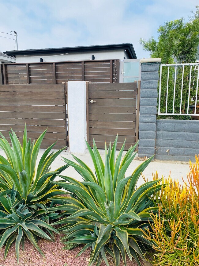 Entrance - 12009 Cedar Ave Unit B