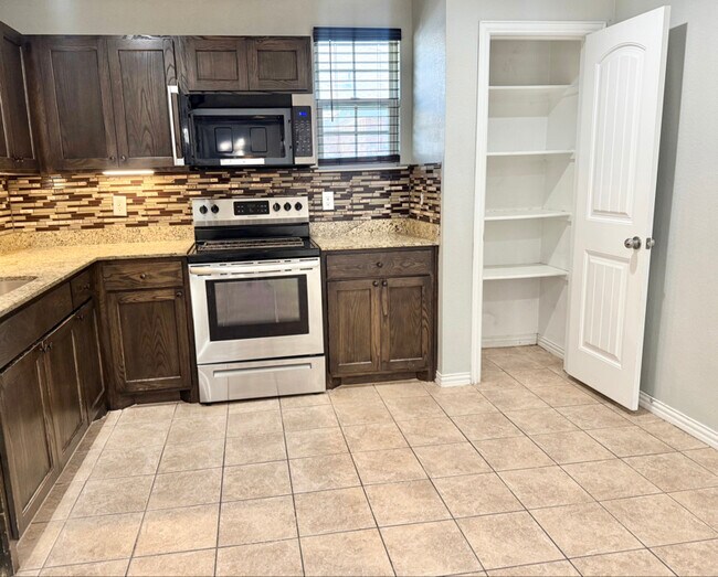 Photo - 2837 Spanish Bay Ln