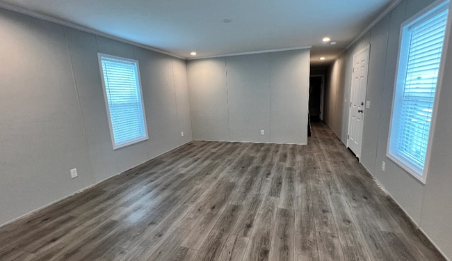 Photo - 49601 Au Lac Dr E