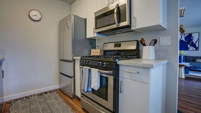 Building Photo - ReNew Park Viva Rental