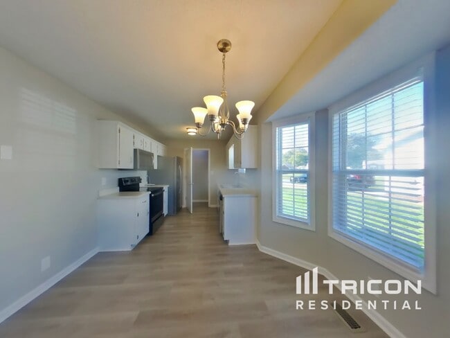 Photo - 421 Faulkner Dr