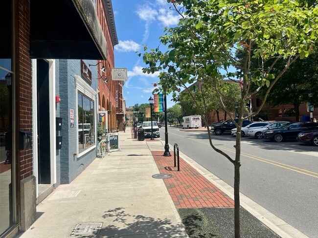 Photo - 104 N Division St Unit 2nd Fl.