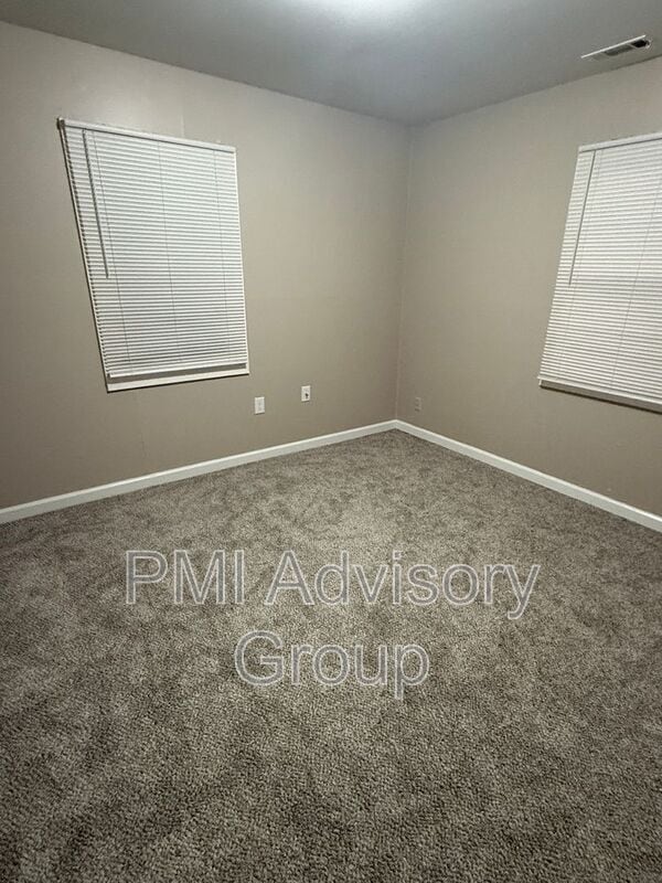 Photo - 3365 SE Girard St