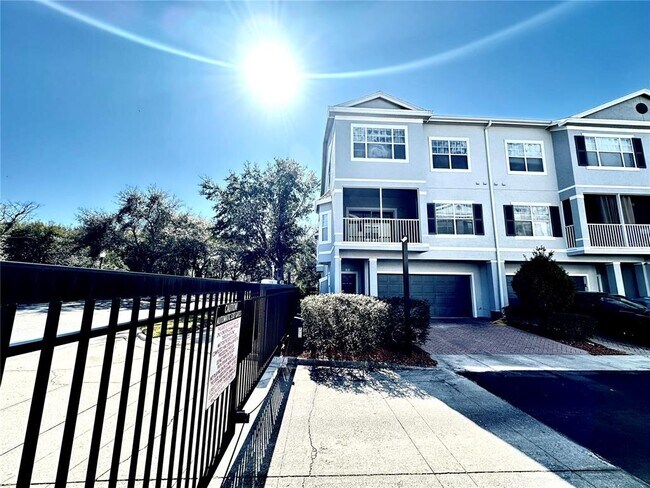 Building Photo - 2334 Grand Central Pkwy Unit 1