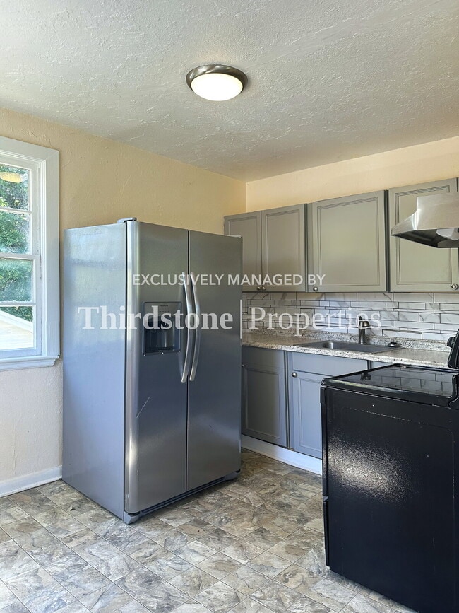 Photo - 1431 W 18th St