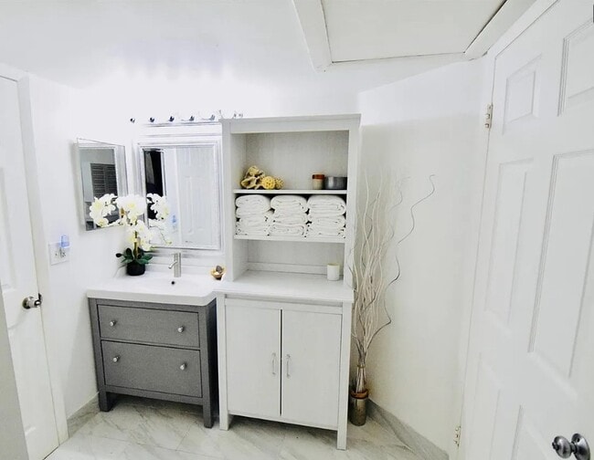 Photo - 2881 N Oakland Forest Dr