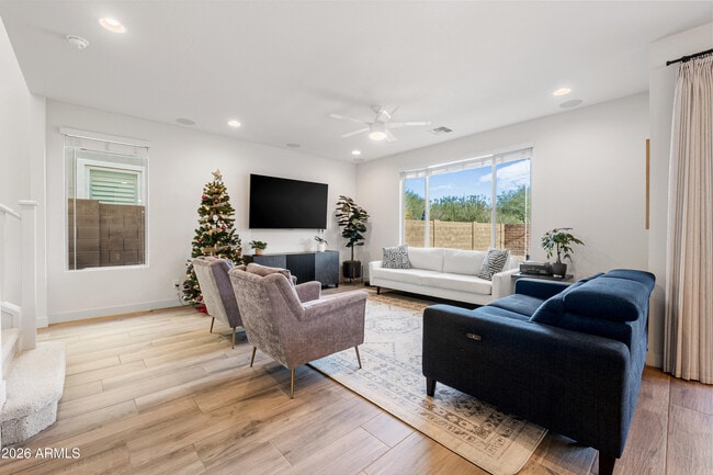 Photo - 21927 N 31st Pl