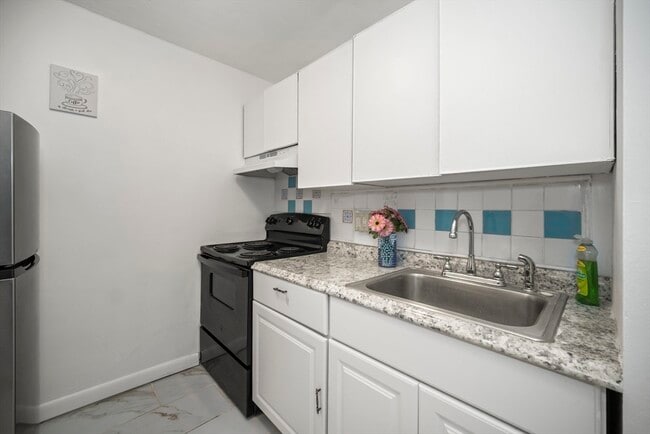 Photo - 20 Radcliffe Rd Unit 1