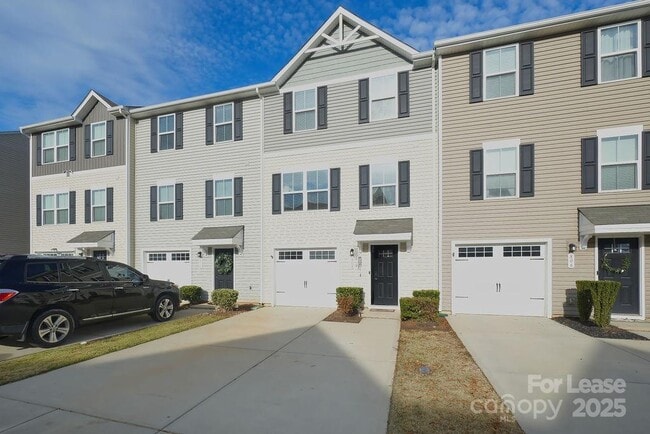 Building Photo - 808 Renee Ave