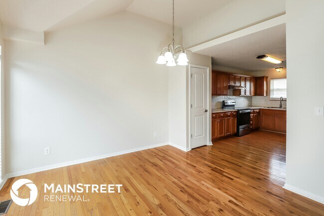 Photo - 912 SW Foxtail Dr