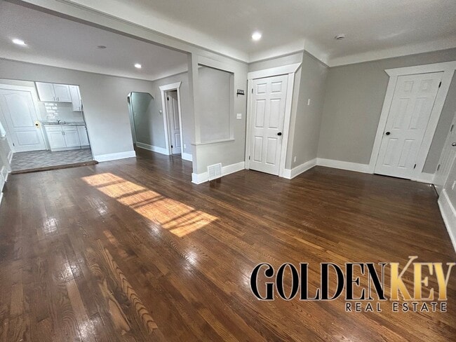 Photo - 2958-2960 Kendall St. Detroit, MI 48238 Unit 2958 Kendall - Upper