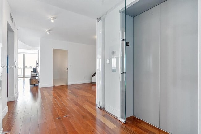 Photo - 1331 Brickell Bay Dr Unidad 1409