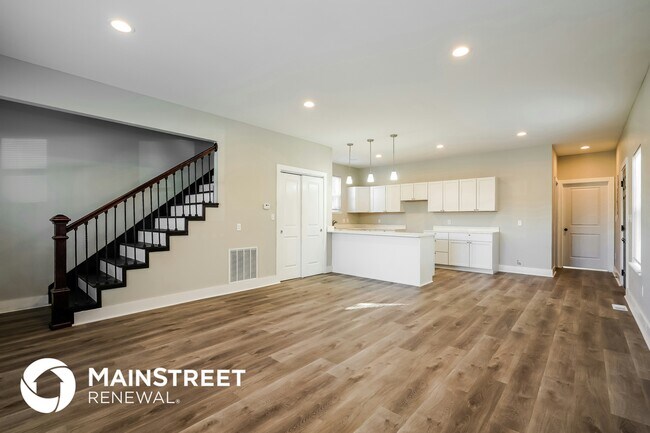 Photo - 2457 Sheldon St