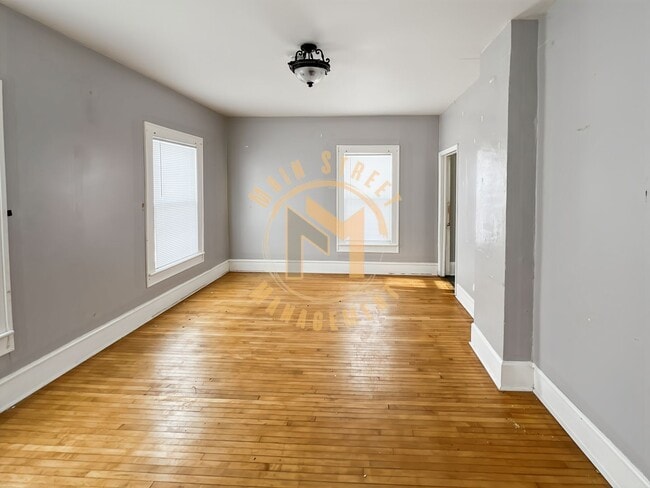 Photo - 223 E Franklin Ave Unit Front