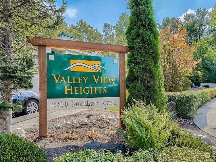 Photo - 4200 Smithers Ave S (Renton, WA)