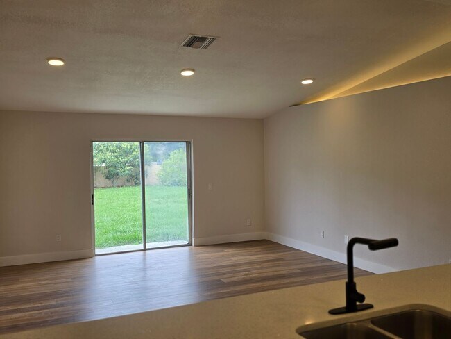 Photo - FOR RENT!!! SIMPLY STUNNING (REMODELED) 3 BEDROOM 2 BATH SINGLE FAMILY HOME...