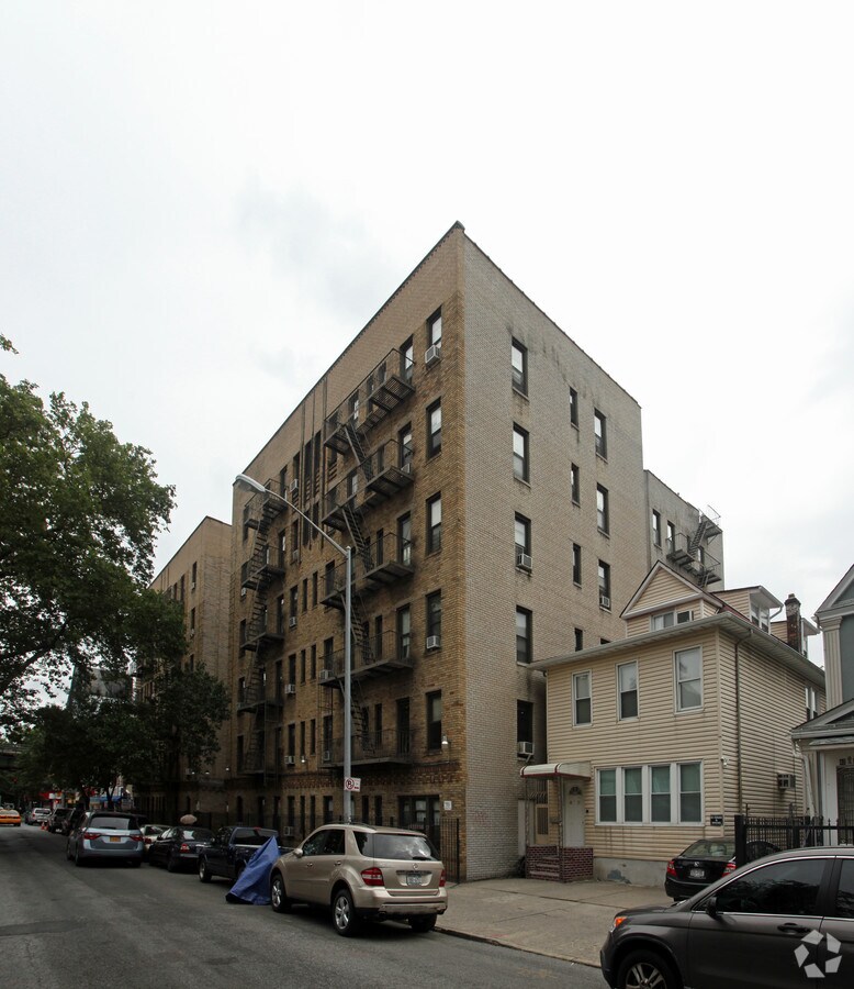 Photo - Electra Court Apartments