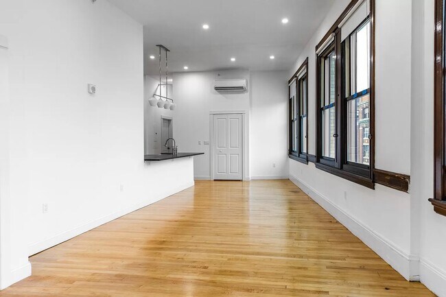 Photo - 33 State St Unit 3E