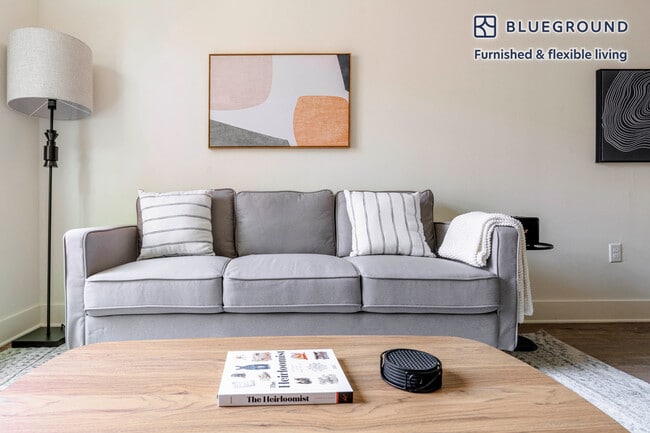 Photo - 1301 W Koenig Ln Unit FL1-ID330