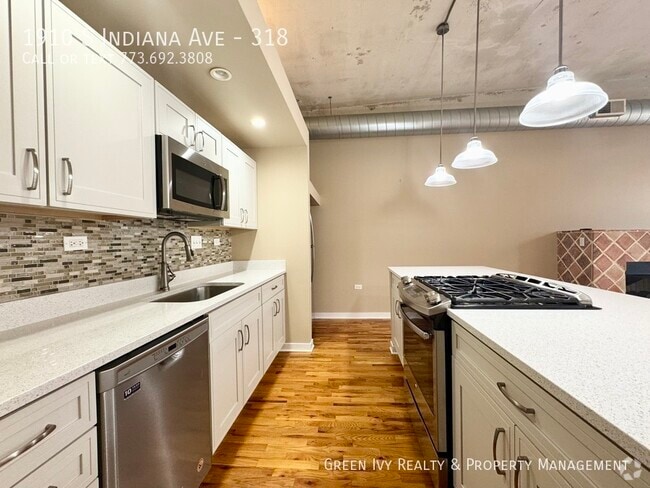 Building Photo - 1910 S Indiana Ave Unit 318 Rental