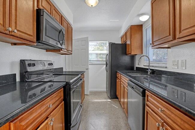 Photo - 4430 Barnsdale Dr