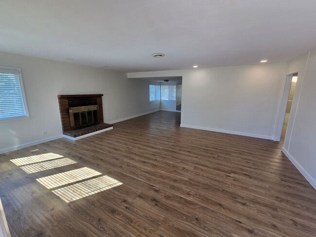 Photo - Beautiful Home: 2 Bedroom 2 Bath Home,