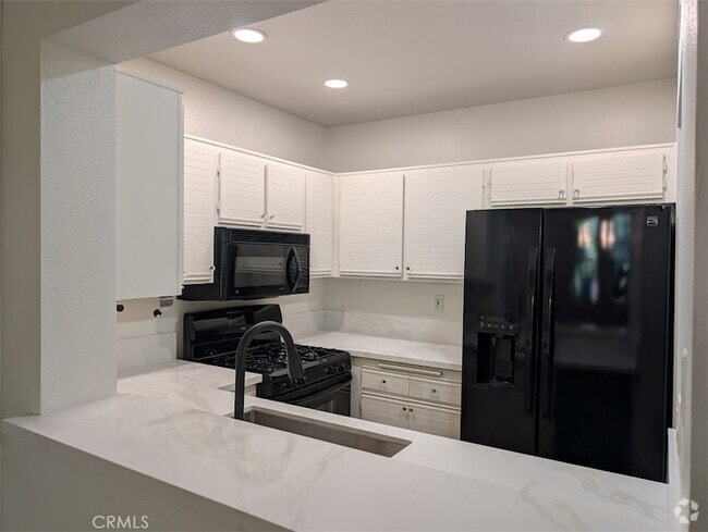 Building Photo - 24153 Del Monte Dr. Unit 355 Rental