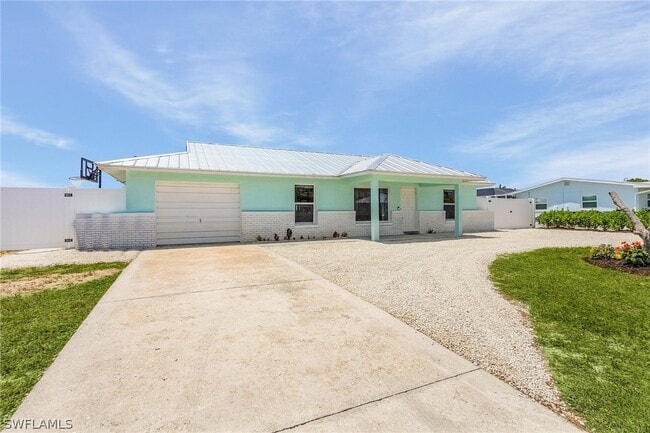 Photo - 12139 Matlacha Blvd House