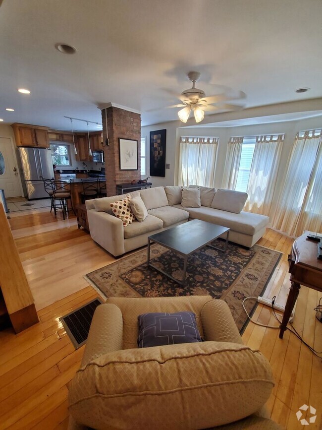 Building Photo - Available now Allston 5 Bed Rental