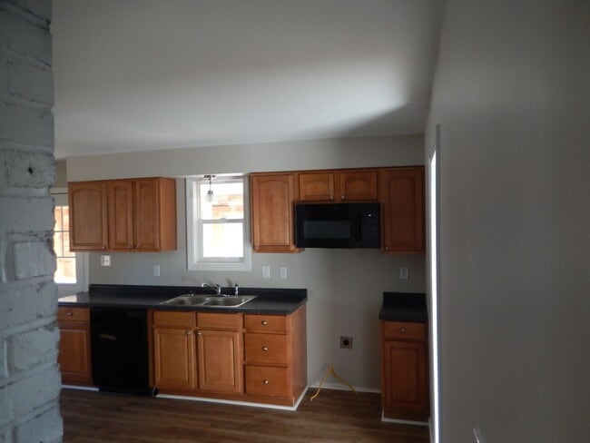 Photo - Newly Remodeled 3BR, 2BA, Single Family Ho...
