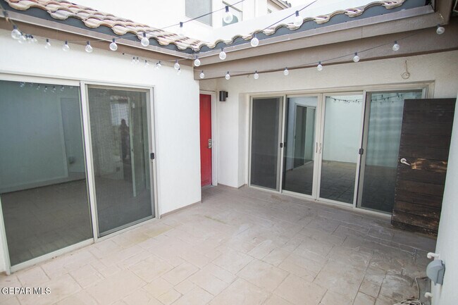 Photo - 4200 Camelot Heights Dr Unit 10