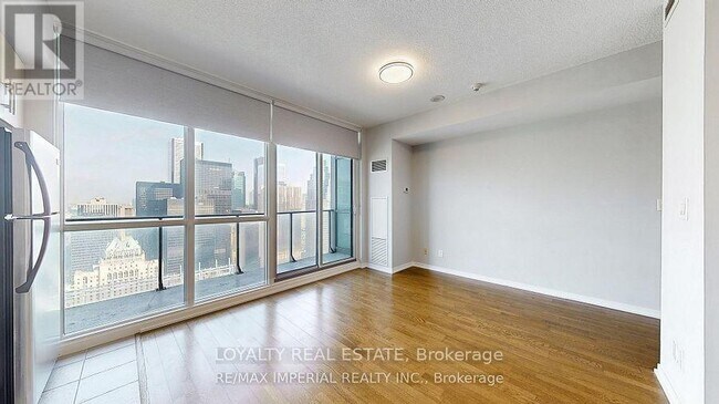 Photo - 65 Bremner Blvd Unité 4907