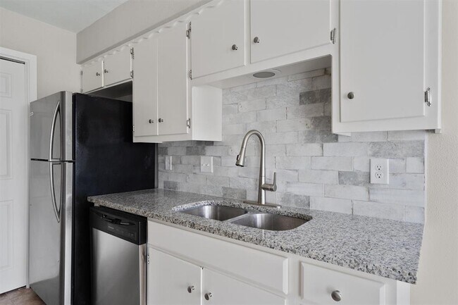 Photo - 701 Ramble Ln