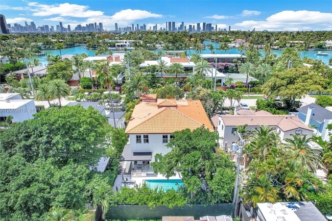 Photo - 2143 N Bay Rd