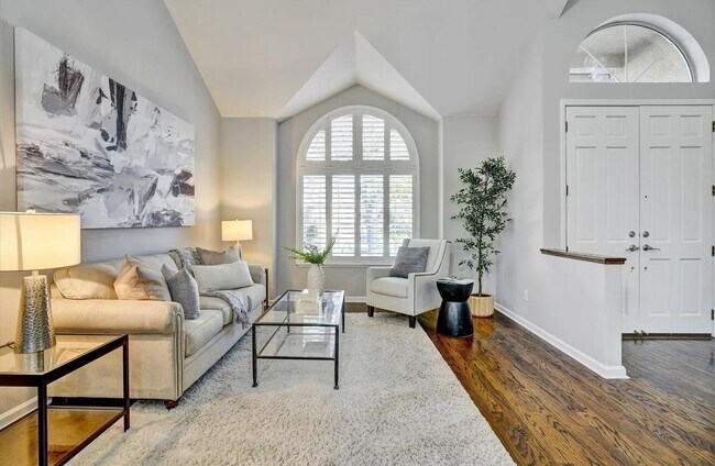 Photo - 539 Zenith Ridge Dr