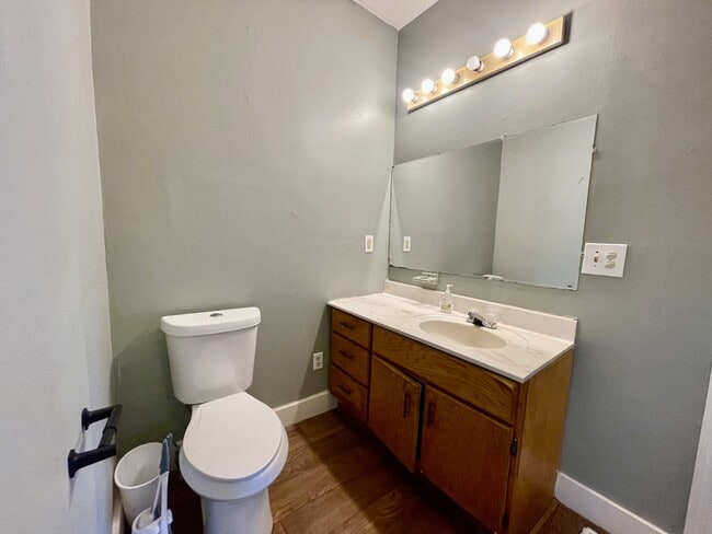 Photo - 2706 E 44th St