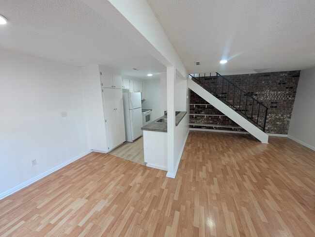 Photo - 2125 S Division Ave Unit 2125 S Division Ave