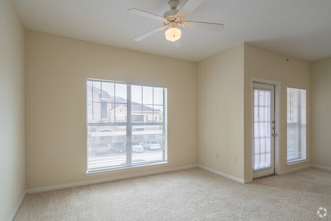 1BR, 1BA -713SF