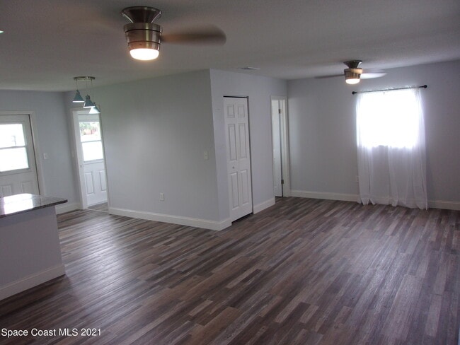 Photo - 1240 N Singleton Ave