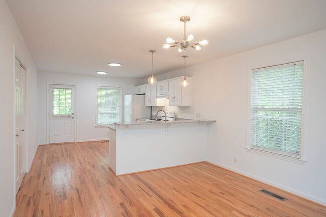 Photo - 814 N 6th St
