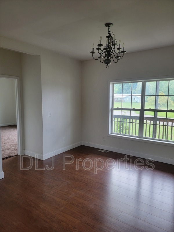 Photo - 1002 Milldale Square Rd House