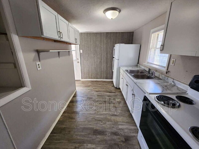 Photo - 2440 S 11th St